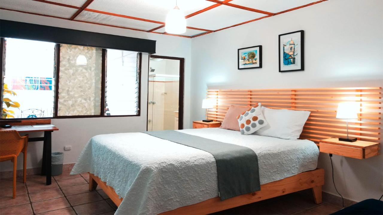 Trebol Amarillo Bed & Breakfast Escazú Exterior foto