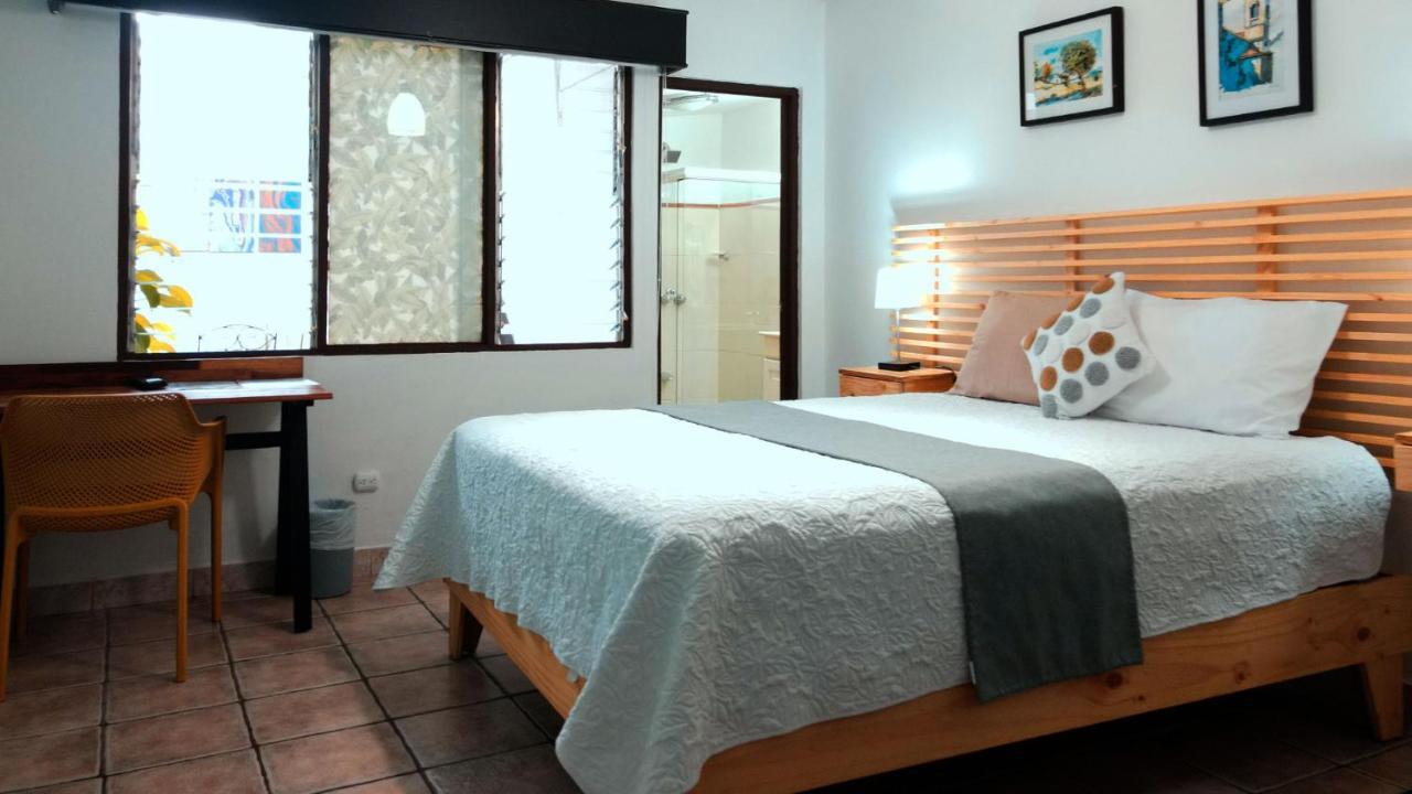 Trebol Amarillo Bed & Breakfast Escazú Exterior foto